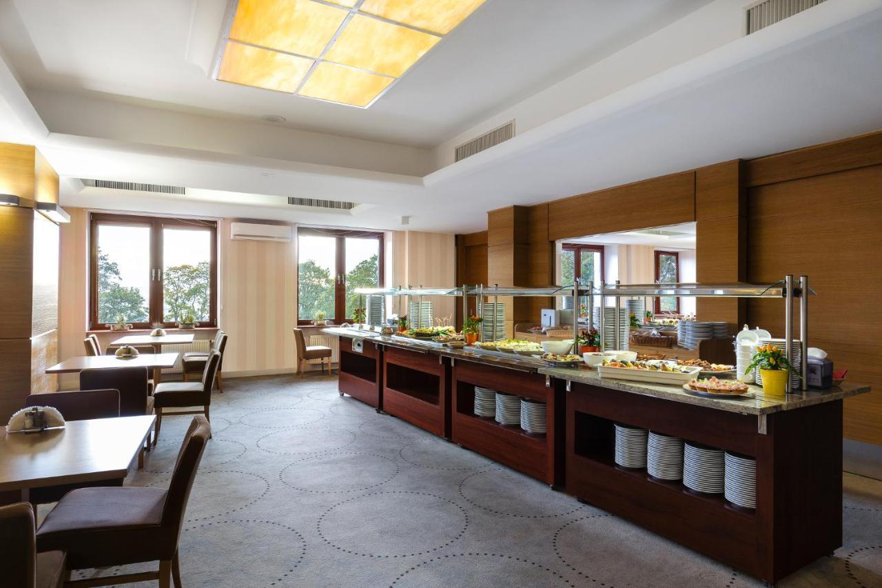Interferie Sport Hotel Bornit 스클라르스카포렘바 외부 사진