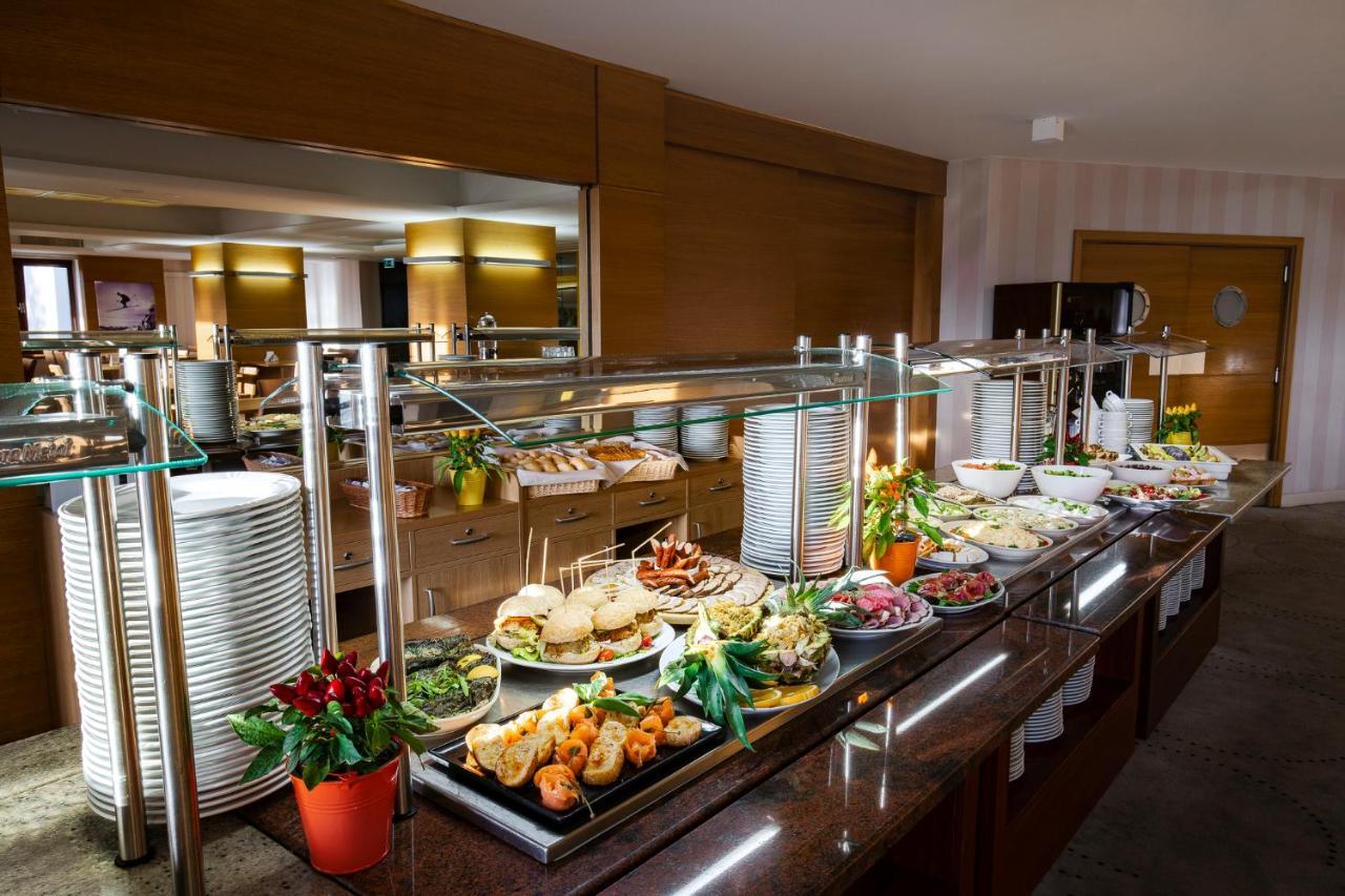 Interferie Sport Hotel Bornit 스클라르스카포렘바 외부 사진