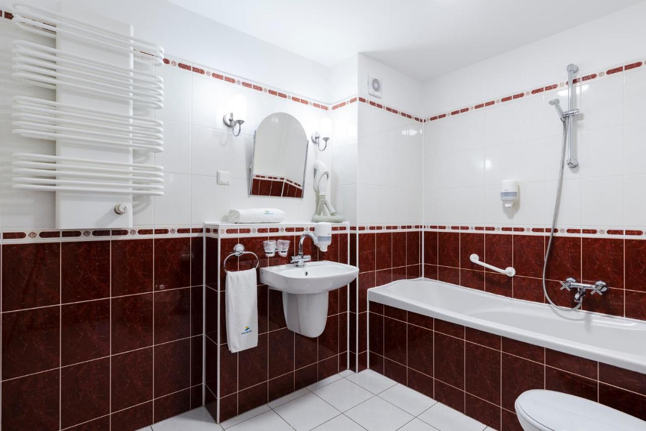 Interferie Sport Hotel Bornit 스클라르스카포렘바 외부 사진