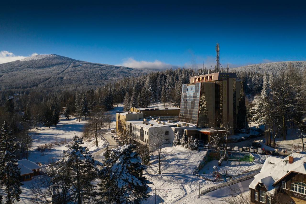 Interferie Sport Hotel Bornit 스클라르스카포렘바 외부 사진