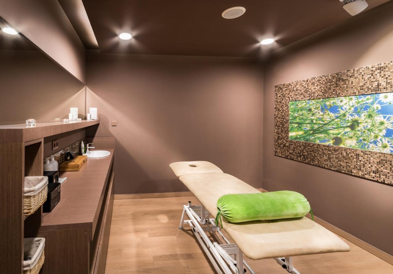 Interferie Sport Hotel Bornit 스클라르스카포렘바 외부 사진