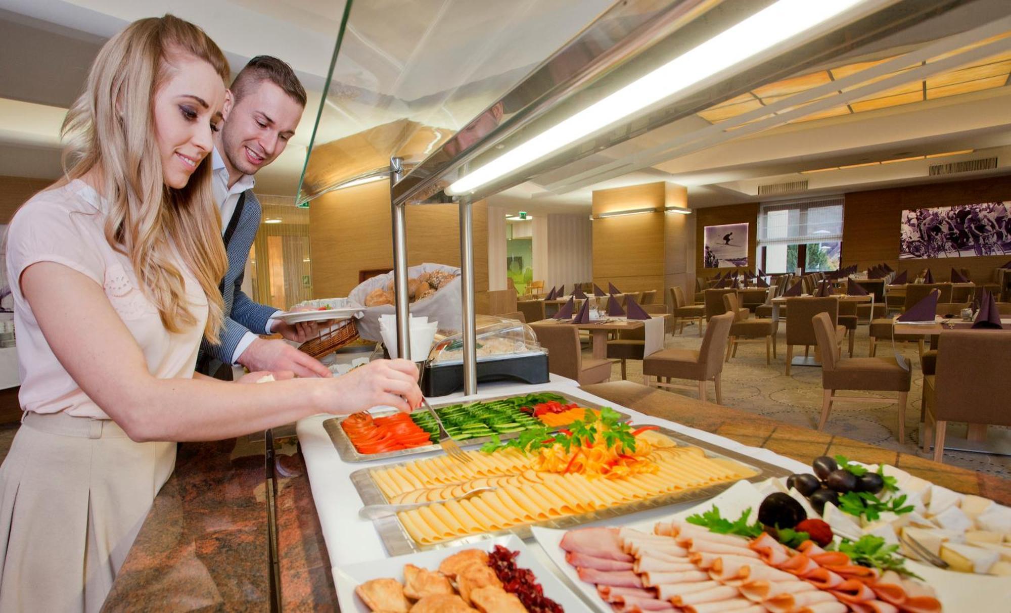 Interferie Sport Hotel Bornit 스클라르스카포렘바 외부 사진