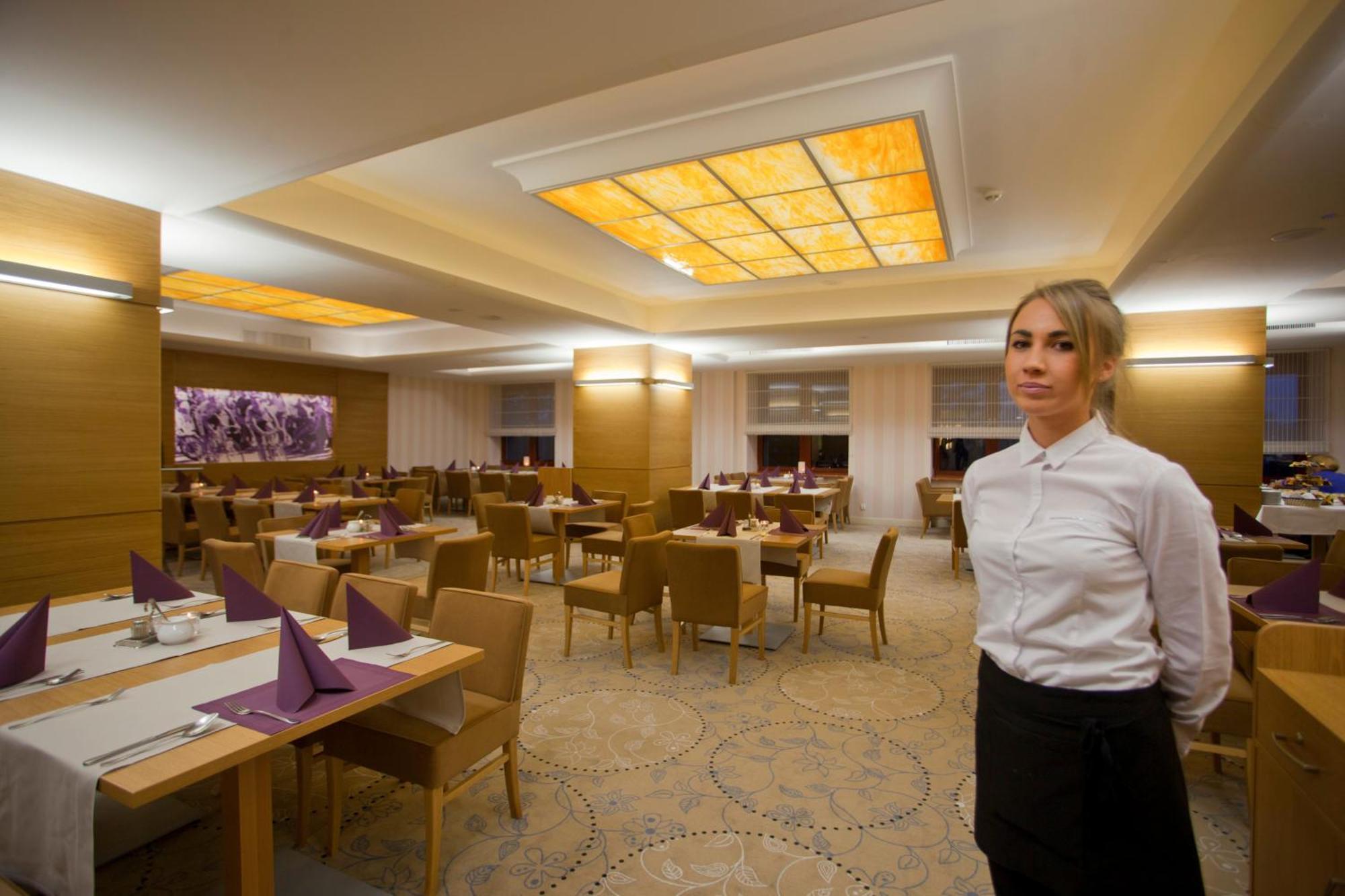 Interferie Sport Hotel Bornit 스클라르스카포렘바 외부 사진
