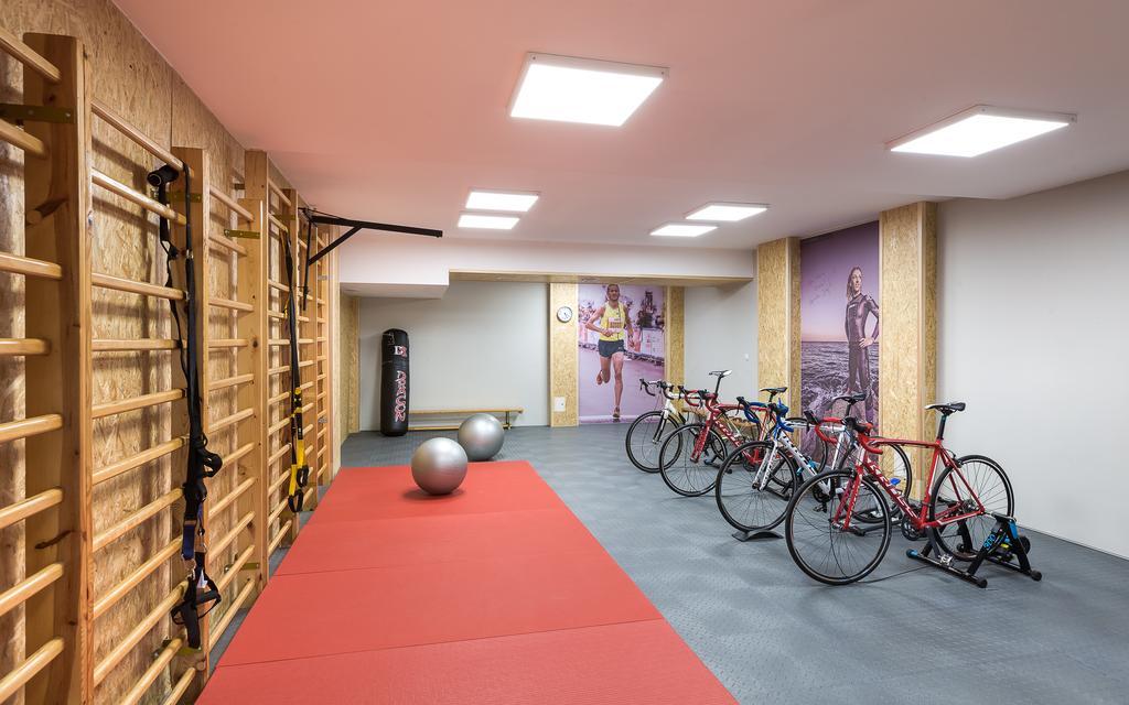 Interferie Sport Hotel Bornit 스클라르스카포렘바 외부 사진