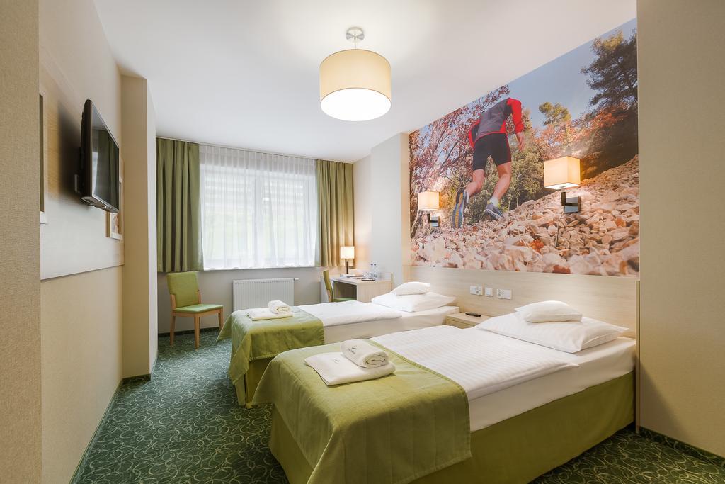 Interferie Sport Hotel Bornit 스클라르스카포렘바 외부 사진